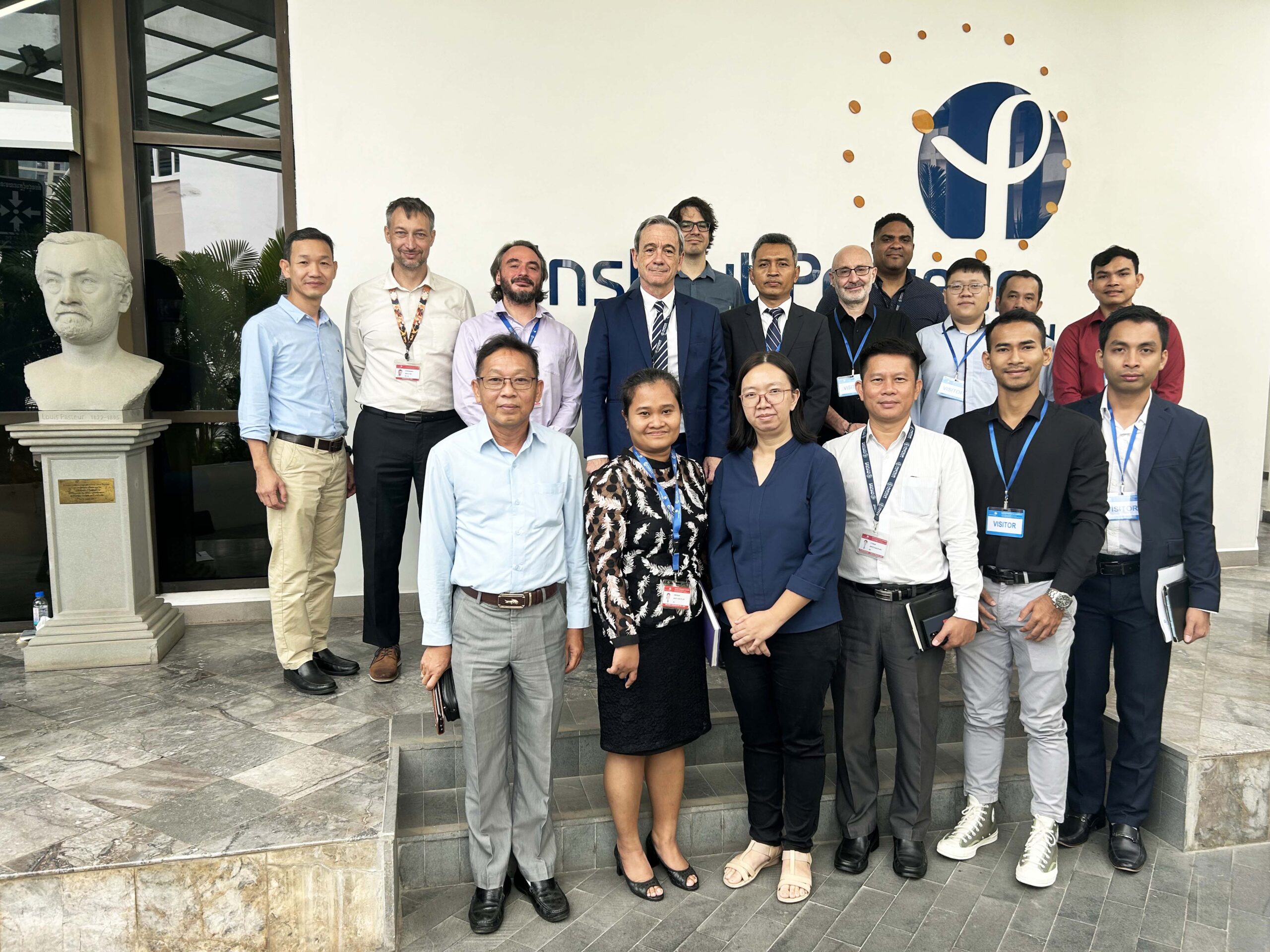 Visit of Cambodia Academy of Digital Technology to the Institut Pasteur du Cambodge