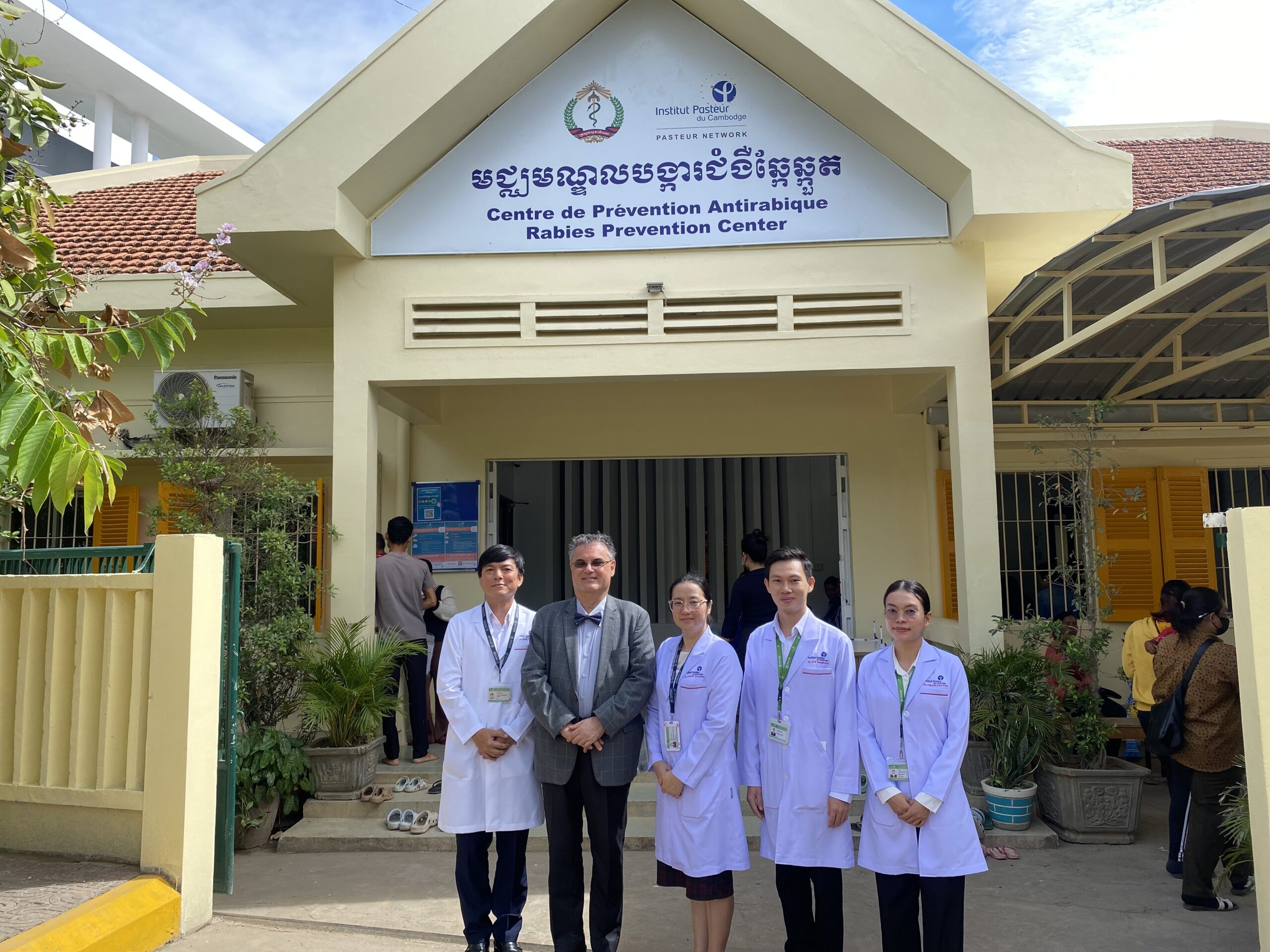 Visit of H.E. Olivier Richard, French Ambassador to Cambodia, to the IPC–PHD Rabies Prevention Center in Battambang